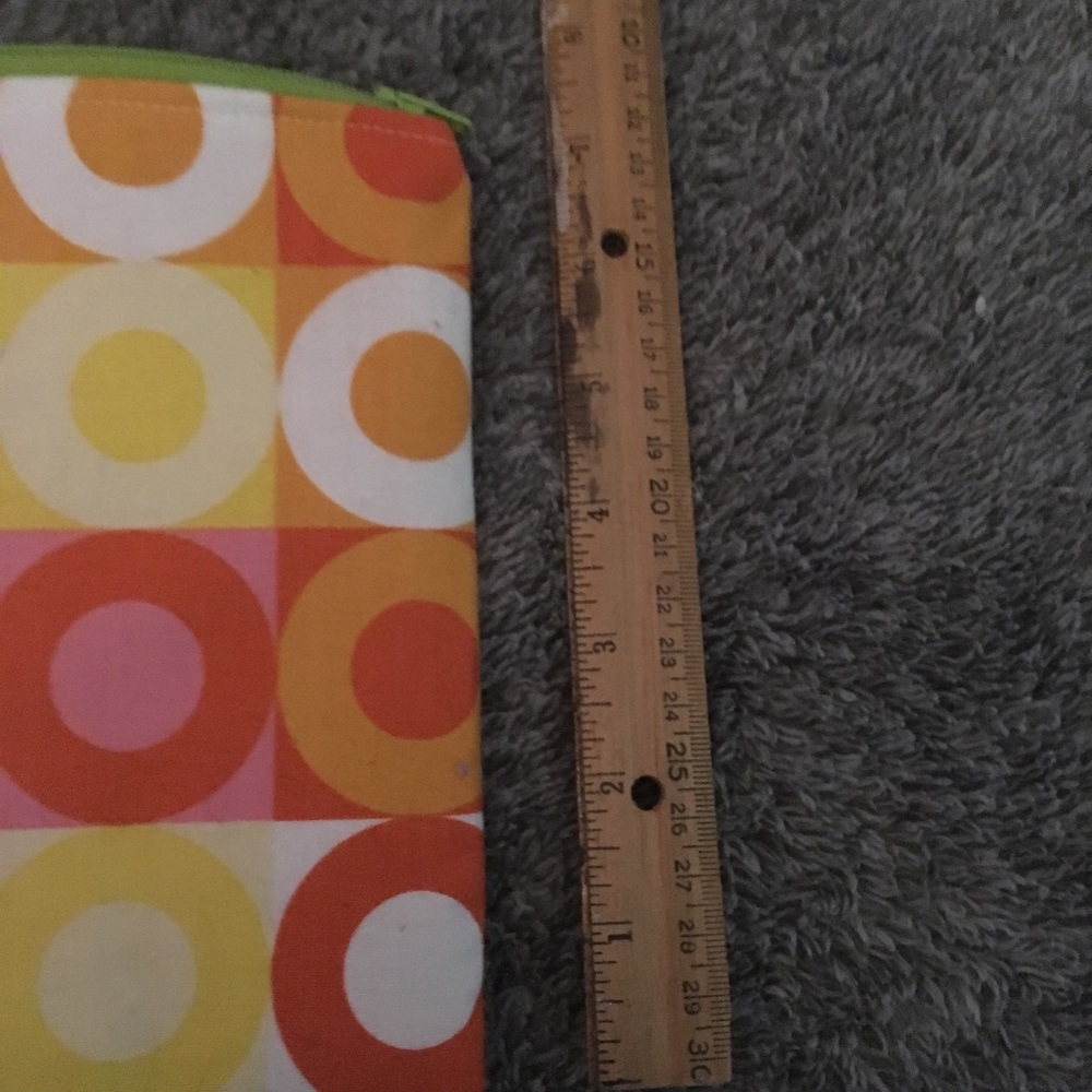 Make up/ Storage Pouch - Picture 4 of 4